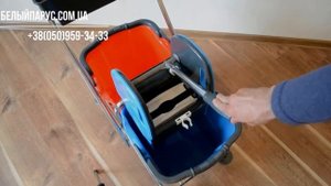 Тележка для уборки на 2 ведра по 25 л с отжимом, держателем для швабры, корзиной для аксессуаров