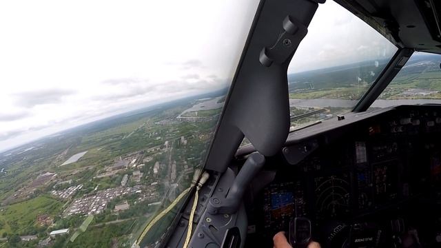 Визуальный заход и посадка в Архангельске на ВПП 08. Boeing 737 смотреть онлайн