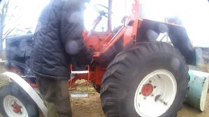 перед зимняя подготовка трактора т 25. утепляем кабину, двигатель.