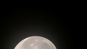 Astronomy: Moon with Saharan Dust 3 March 2021 = Bushnell newtonian telescope Svbony Zoom Eyepiece