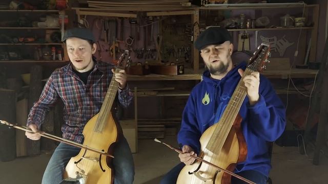 Просто сыграли и спели, но как же это прекрасно! Чёрный ворон смотреть онлайн