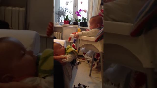 Близнецы и бабушка смотреть онлайн