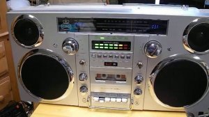 GPO BROOKLYN  PORTABLE BOOMBOX