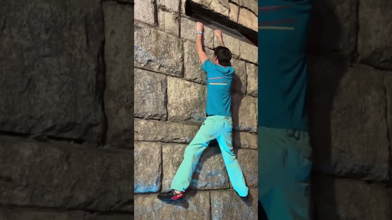 Вечерний город и одинокий скалолаз, ищущий приключений... смотреть онлайн