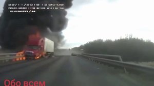 От фуры отлетело колесо, что и стало причиной жуткого дтп...