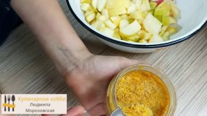 Шарлотка с яблоками и изюмом. Лёгкий и быстрый рецепт.