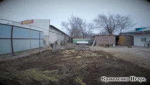 Выравнивание почвы || Как выровнять участок земли || Жизнь в деревне
