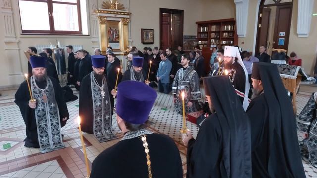 Митрополит Игнатий совершил великое повечерие с чтением канона преподобного Андрея Критского смотреть онлайн