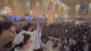 В Нью-Йорке собрались евреи, выступающие против войны