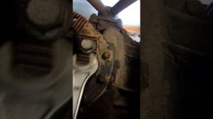 Замена сальника хвостовика редуктора ДАФ105 и замена масла в мосту.