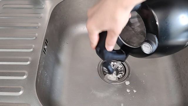 МГНОВЕННОЕ удаление НАКИПИ В ЧАЙНИКЕ. Вам нужно 1 СРЕДСТВО, и оно у вас уже есть! смотреть онлайн