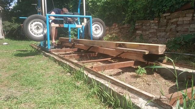 Распил твердой древесины. Пилим акацию. Ленточная пилорама. смотреть онлайн