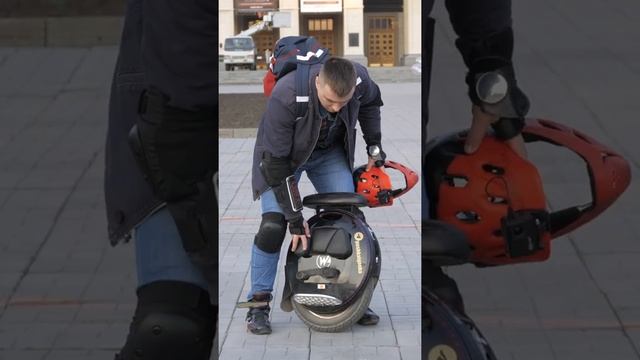 О моноколесе ч. 1, о его основных предназначениях. Сравнение с самокатами, сигвеями и гироскутерами смотреть онлайн