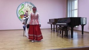 Р.н.п «Ай на мосту»,  Шуточная р.н.п.  «Тируська -  бычок»  исполняет Мария Лысева.