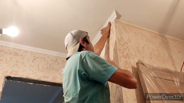 Как клеить потолочный Плинтус ,, Багет " своими руками.