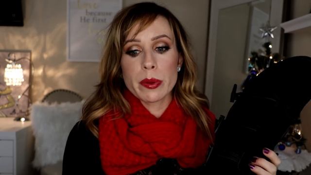 FAVORITE WINTER ACCESSORIES & COATS смотреть онлайн