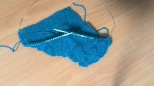 Богатый изящный узор спицами для вас