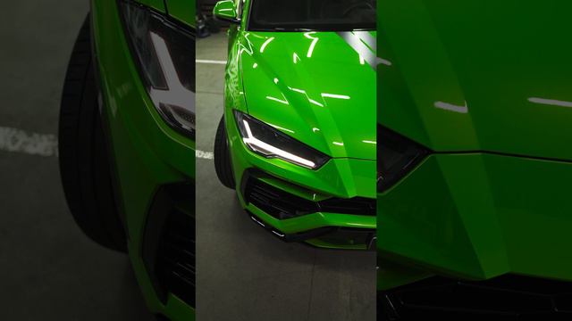 Оклейка Lamborghini Urus в цветную полиуретановую пленку
Бронирование лобового стекла