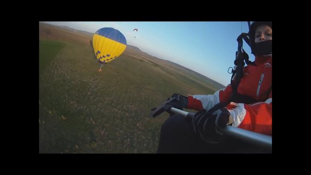 Парамотор.Paramotors.Параплан.Воздушный шар.Полёт.Девушка