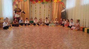 Осенняя картинка   автор А  Чугайкина, играют и поют воспитанники Елены Акининой