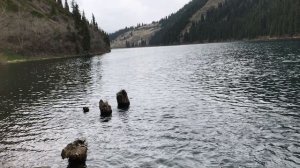 Озеро Кольсай нижнее. Северный склон хребта Кунгей Алатау. Парк Кольсай колдери. Май 2017.