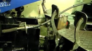 Полноприводный минитрактор. Органы управления