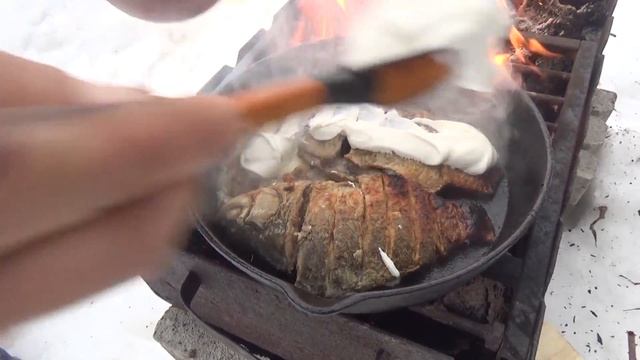 Караси жаренные  в сметане