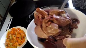 Куриная печень в казане