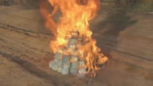 Что будет, если сжечь 100 рулонов туалетной бумаги пропитанных керосином?