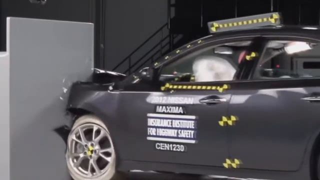 Nissan Sentra, Nissan Altima, Nissan Maxima, Nissan Leaf crash test смотреть онлайн