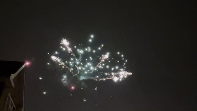 №155 Жизнь в Англии. С новым 2022 годом! Как и с кем мы встречали Новый год. Новогодний Феерверк. смотреть онлайн