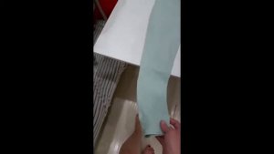 Как отстирать пятна от травы и одуванчиков