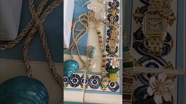 Когда человеку лежать на одном боку неудобно, он переворачивается на другой, а когда ему жить неудоб