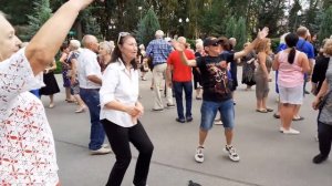 БЕЛАЯ БЕРЁЗА!???/СУПЕР ПЕСНЯ И ТАНЦЫ В ПАРКЕ ГОРЬКОГО ХАРЬКОВ АВГУСТ 2021