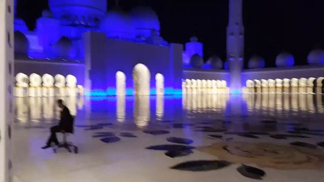 Мечеть шейха Заеда в Абу-Даби смотреть онлайн