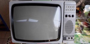 Телевизор Шилялис (SILELIS 42тц-401Д). В нём есть золото