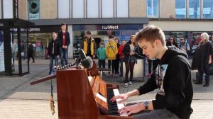 Играю ПЕСНИ ИЗ ТИКТОКА на пианино на улице #тикток #пианино