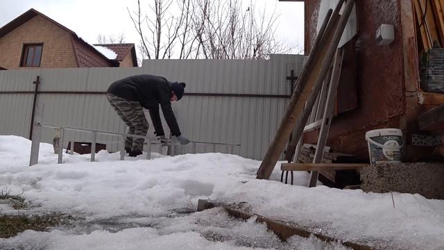 Строю каркасный дачный дом 6 x 9 на заброшенном участке // Монтаж контробрешетки // Морозное пучени