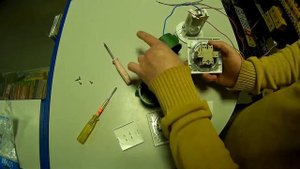 Как подключить проходной выключатель? Схема подключения проходного выключателя!
