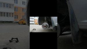 Замена тормозных дисков на Лада Ларгус