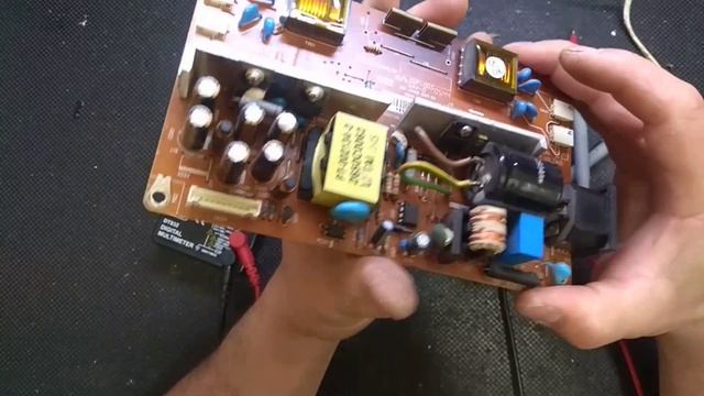 Монитор LG L1732S не включается