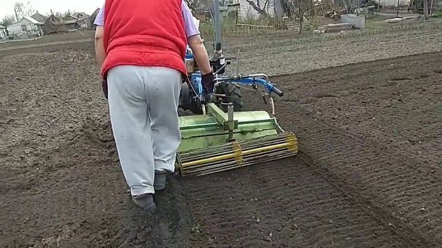 12.04.2022.Мотоблок Кентавр. Весенняя фрезеровка огорода. смотреть онлайн