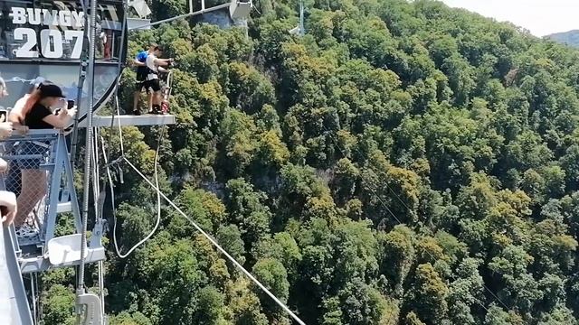 Сочи. Skypark AJ Hackett Sochi Скайпарк. #bangy69 прыжок Татьяны. 33 водопада. Скалодром смотреть онлайн