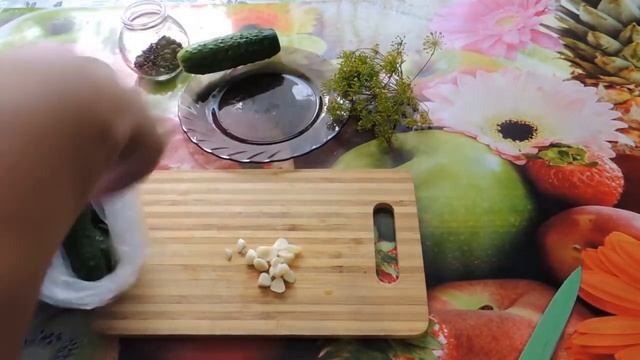 МАЛОСОЛЬНЫЕ ОГУРЧИКИ САМЫЕ БЫСТРЫЕ РАЗБИТЫЕ ОГУРЦЫ(видео из архива) смотреть онлайн