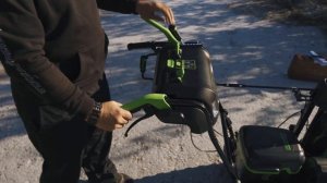 Тест аккумуляторного двухступенчатого снегоуборщика Greenworks GC82
