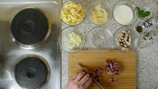 Паста Папарделле со свининой и грибами в сливочном соусе