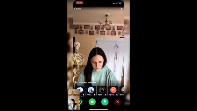 Почему не выпрямить ноги в низких балансах на руках? смотреть онлайн