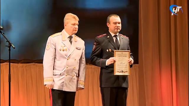 В областной филармонии стражи порядка отметили День сотрудника внутренних дел смотреть онлайн