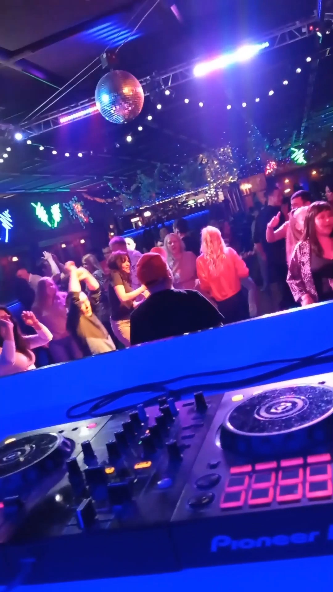 Глазами Диджея (Восточные сказки) смотреть онлайн