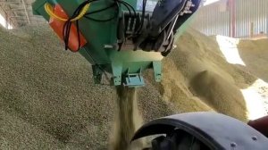 Ковш для наполнения Биг-Бэгов КНБ - 2000 ПОНАР на погрузчике Скорпион